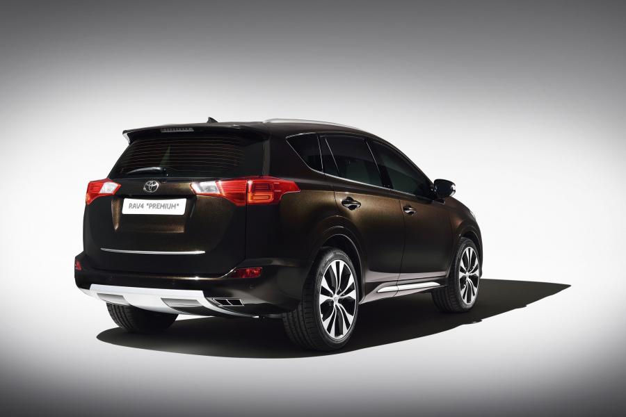  Toyota RAV4 Premium by Design Studies 2013 года  (фото 8 из 9)